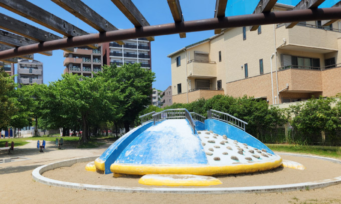 姪浜明治通公園（かめさん公園）