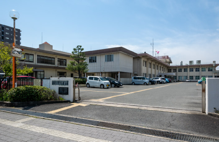 京都府田辺総合庁舎（徒歩8分・約570ｍ）