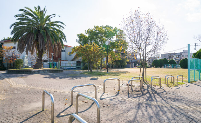 安威川公園（足跡公園）（徒歩10分・約730ｍ）