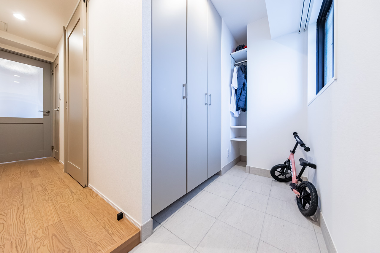 MODERN MYS（モダン ミース）