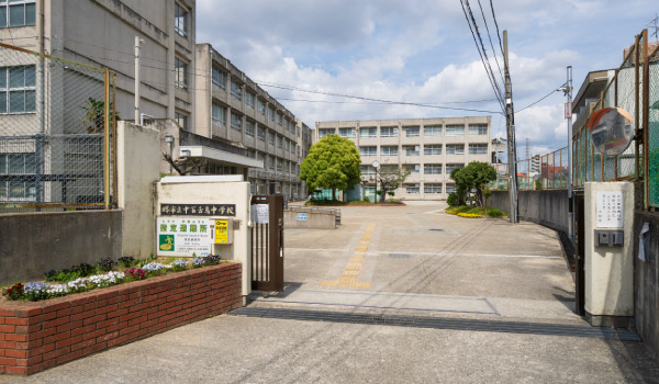 堺市立中百舌鳥中学校